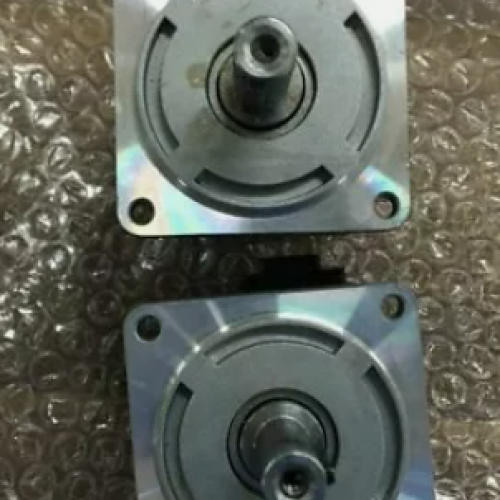 Omron R88M-W1K815T-S2 AC Servo Motor